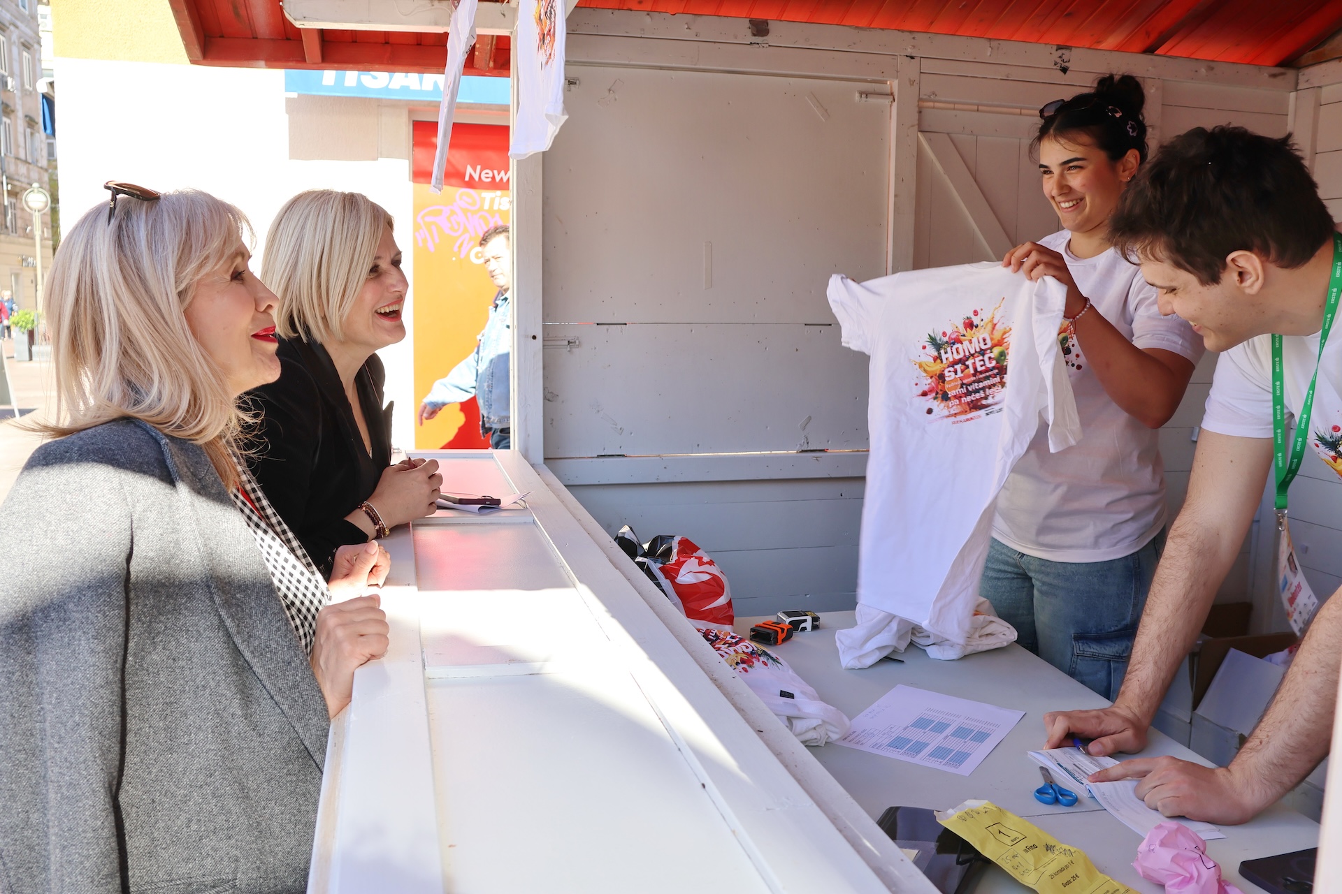 Započela prodaja majica 27. Homo si teć foto 2